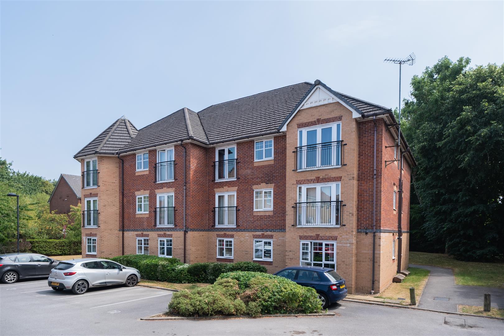 2 bedroom  Flat for Sale in Hartford